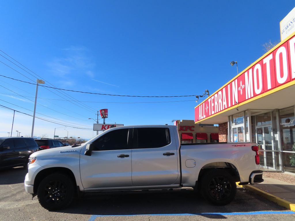 2022 Chevrolet Silverado 1500 Image 2