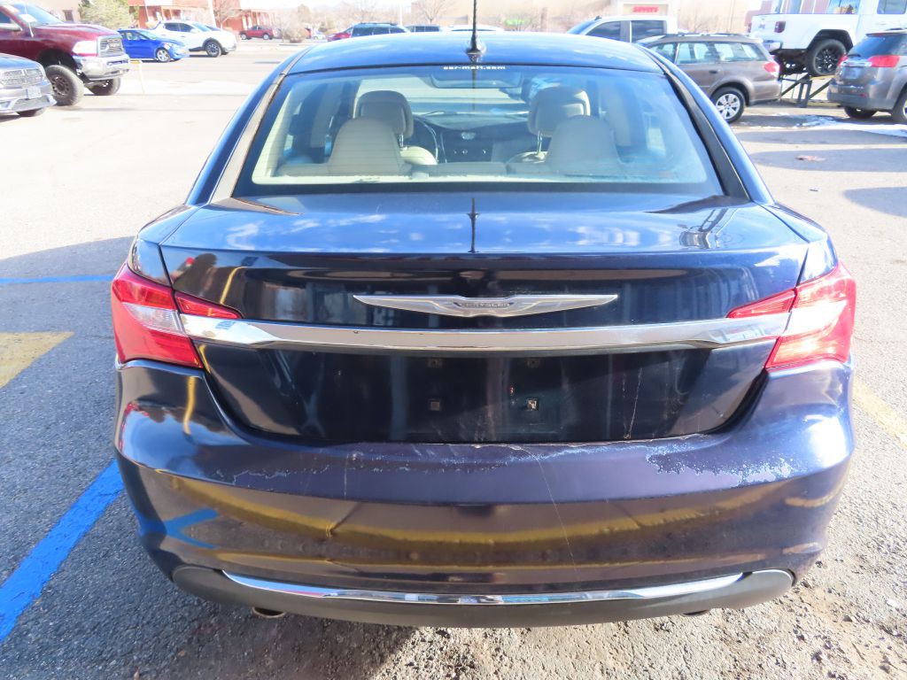 2013 Chrysler 200 Image 5