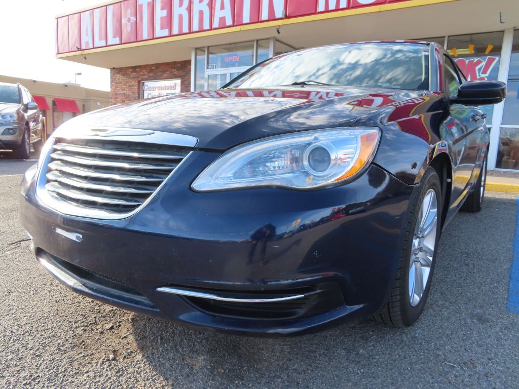 2013 Chrysler 200 Image 6