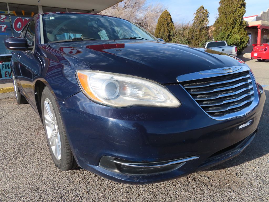 2013 Chrysler 200 Image 7