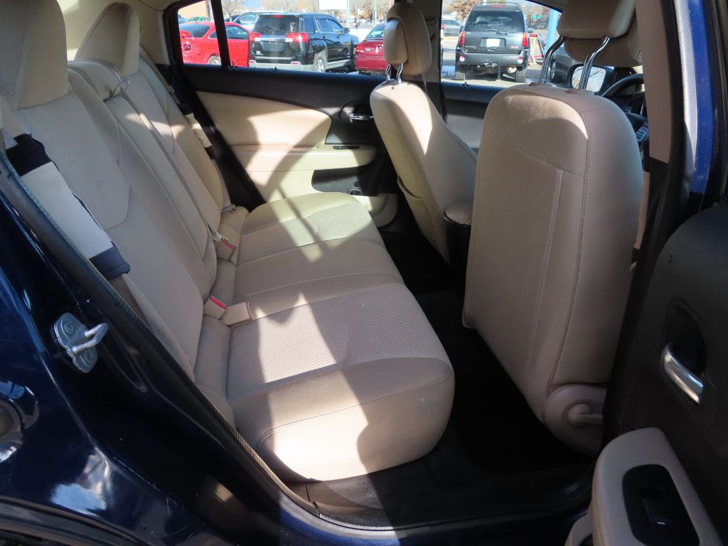 2013 Chrysler 200 Image 15