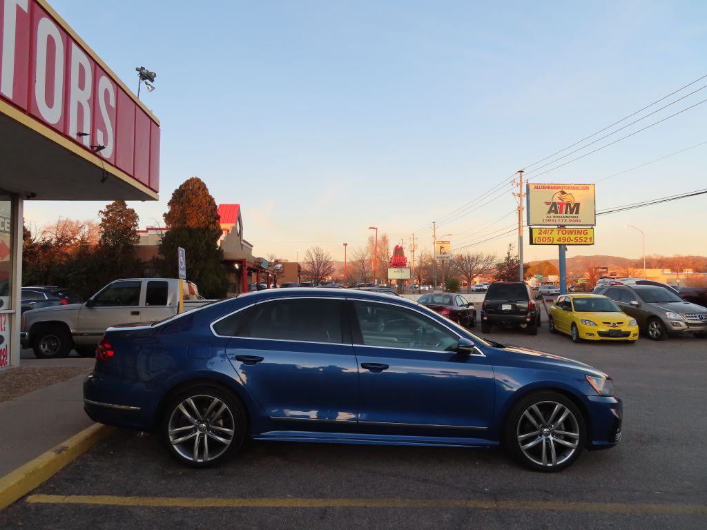 2017 Volkswagen Passat Image 4