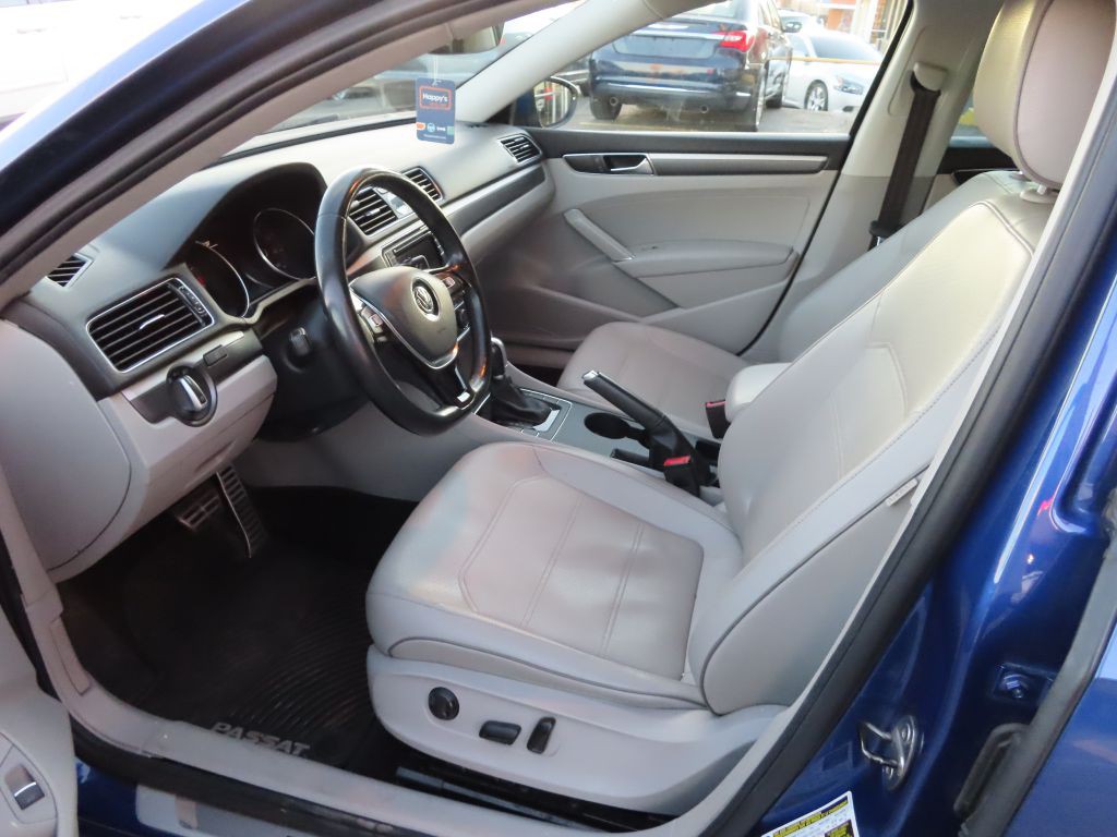 2017 Volkswagen Passat Image 7