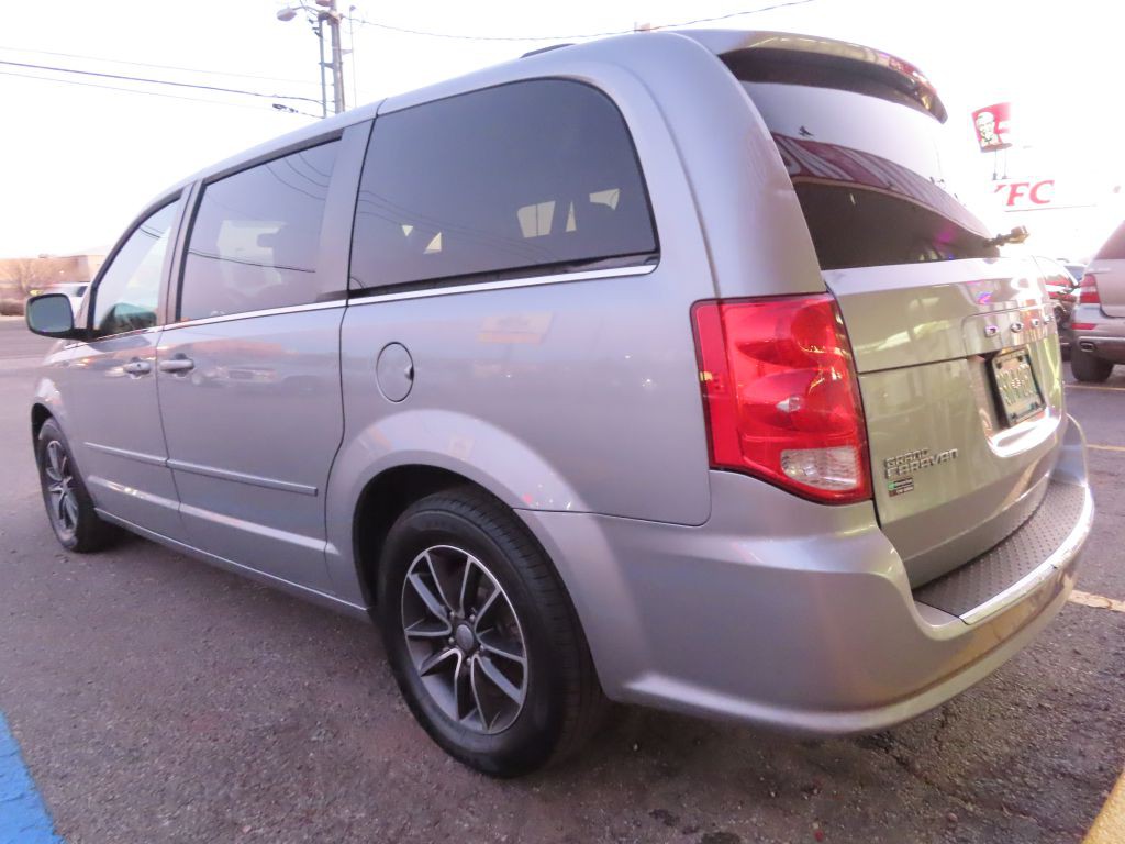 2017 Dodge Grand Caravan Image 9