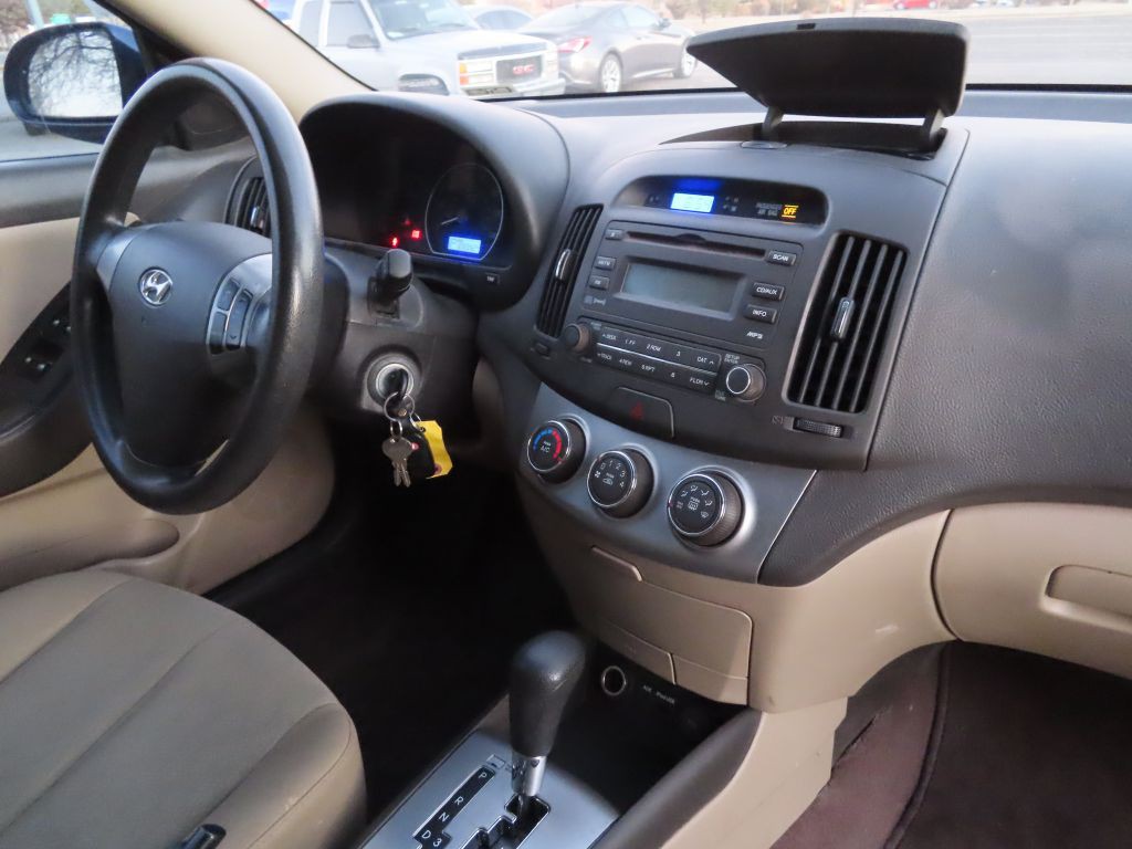 2010 Hyundai Elantra Image 11