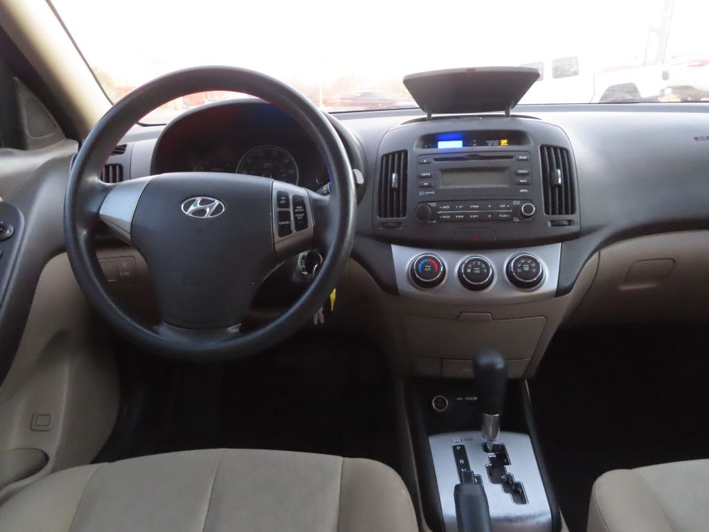 2010 Hyundai Elantra Image 12