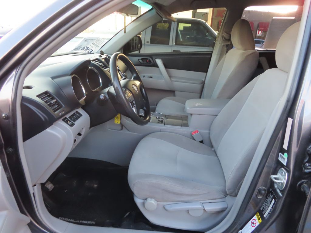 2013 Toyota Highlander Image 6