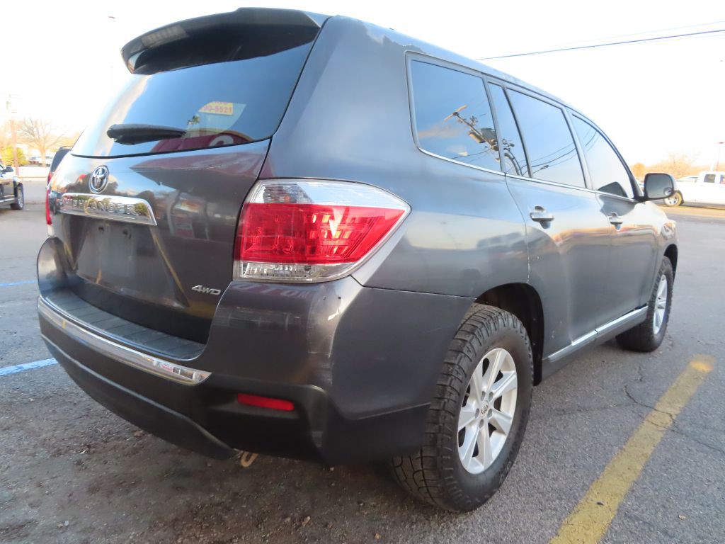 2013 Toyota Highlander Image 16