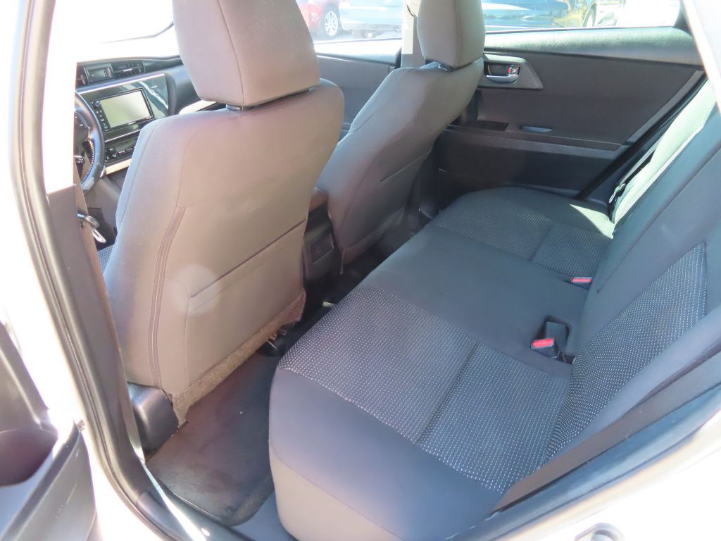 2016 Toyota Corolla Image 9