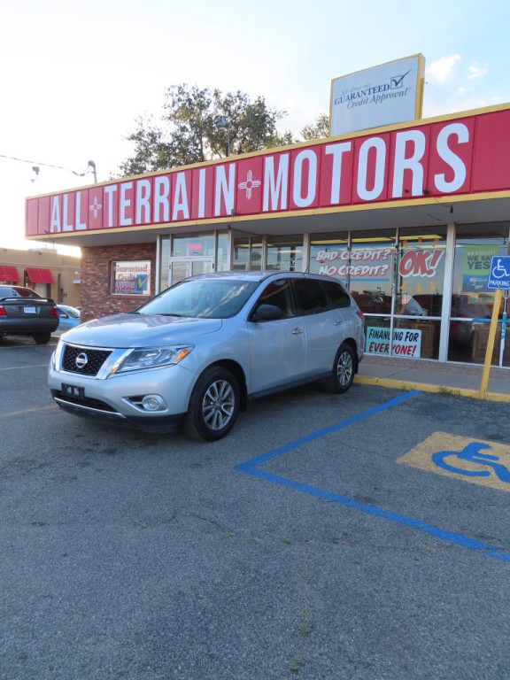 2015 Nissan Pathfinder Image 1