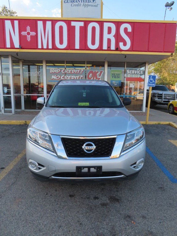 2015 Nissan Pathfinder Image 2