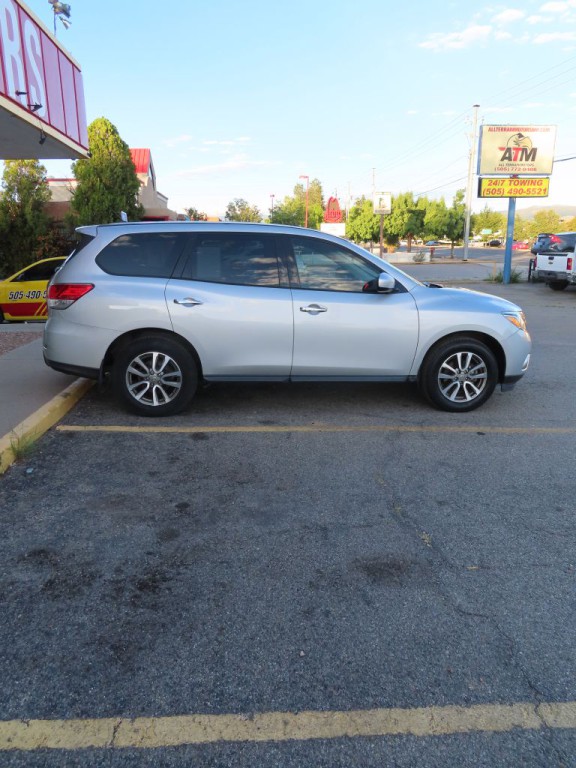2015 Nissan Pathfinder Image 4
