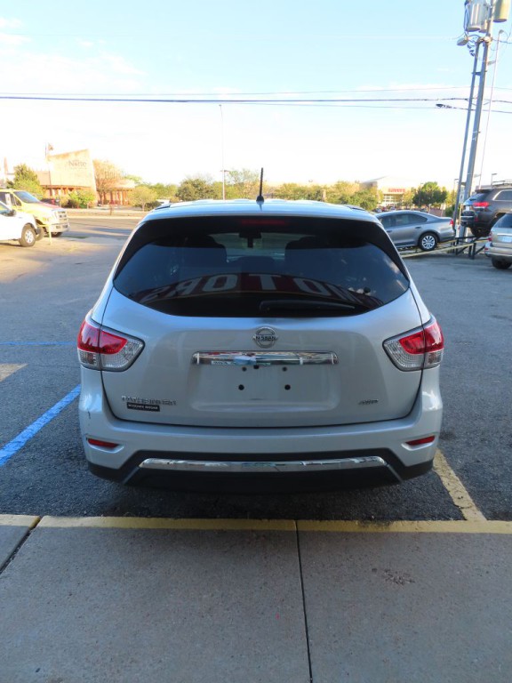 2015 Nissan Pathfinder Image 6