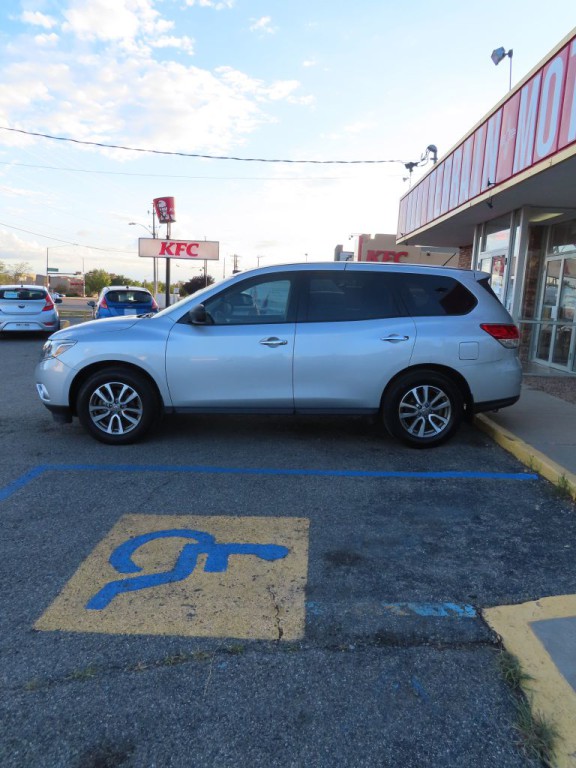2015 Nissan Pathfinder Image 8