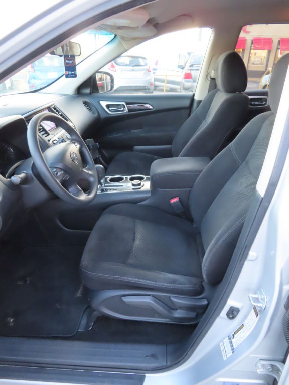 2015 Nissan Pathfinder Image 9