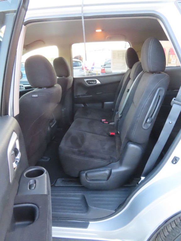 2015 Nissan Pathfinder Image 11