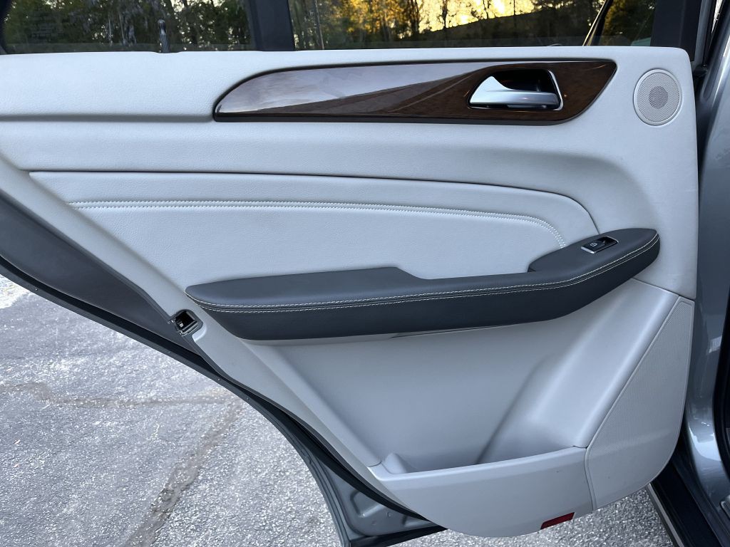 2015 Mercedes-Benz M-Class Image 14