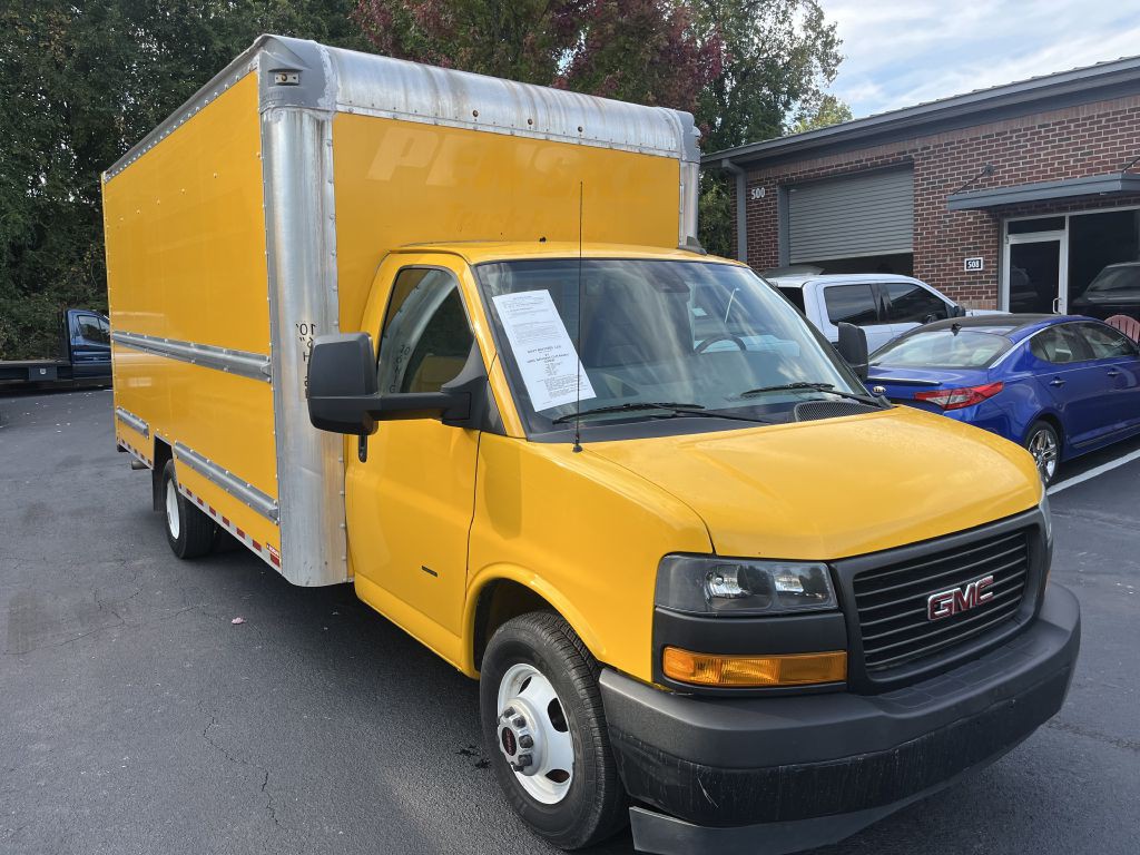 2021 GMC Savana Image 3