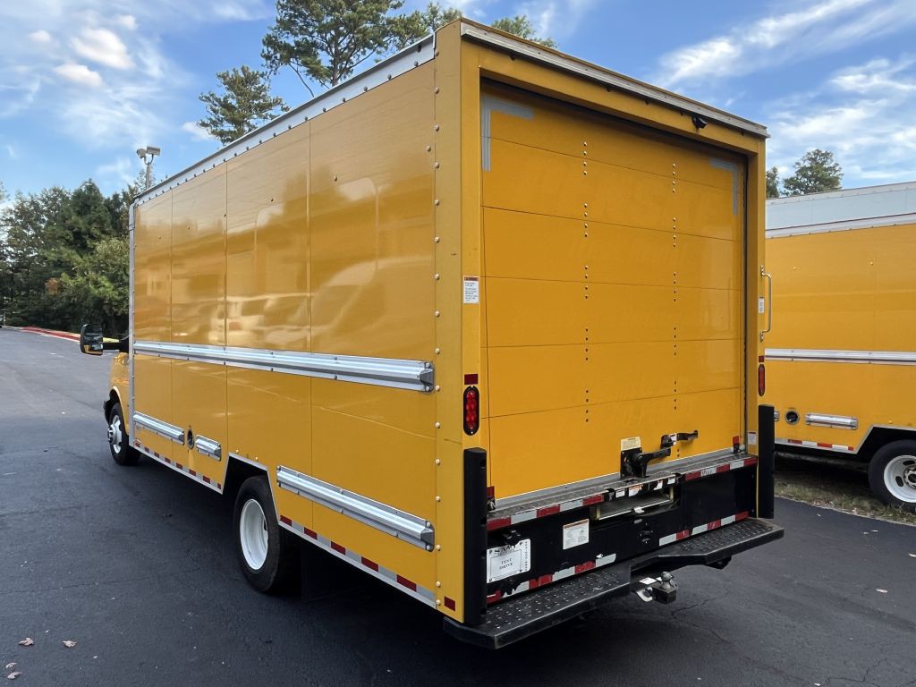 2021 GMC Savana Image 7