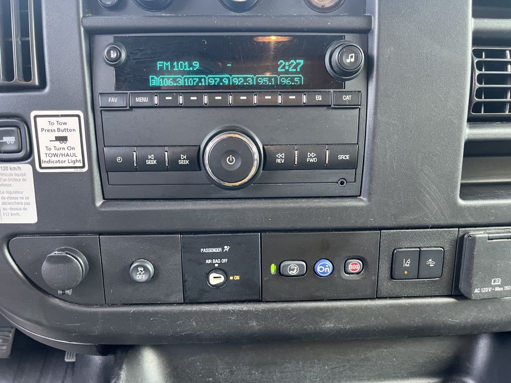 2021 GMC Savana Image 17