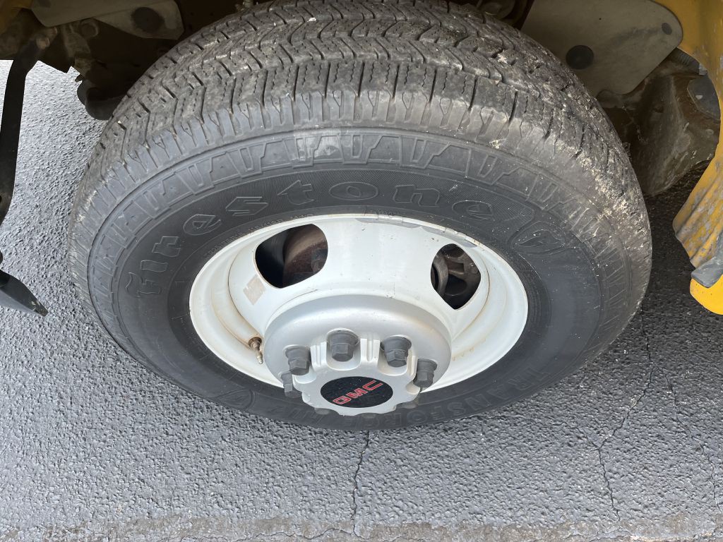 2021 GMC Savana Image 24