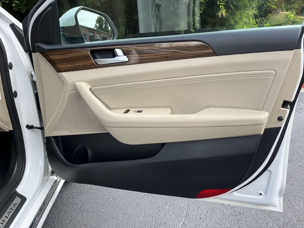 2016 Hyundai Sonata Image 18