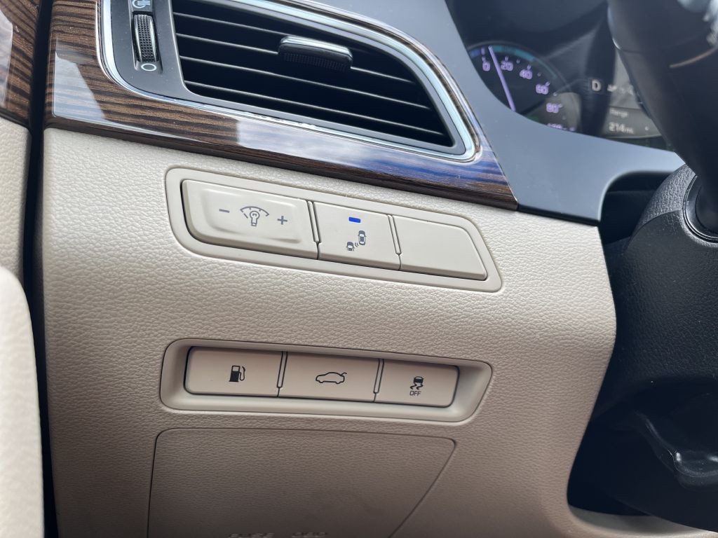 2016 Hyundai Sonata Image 23
