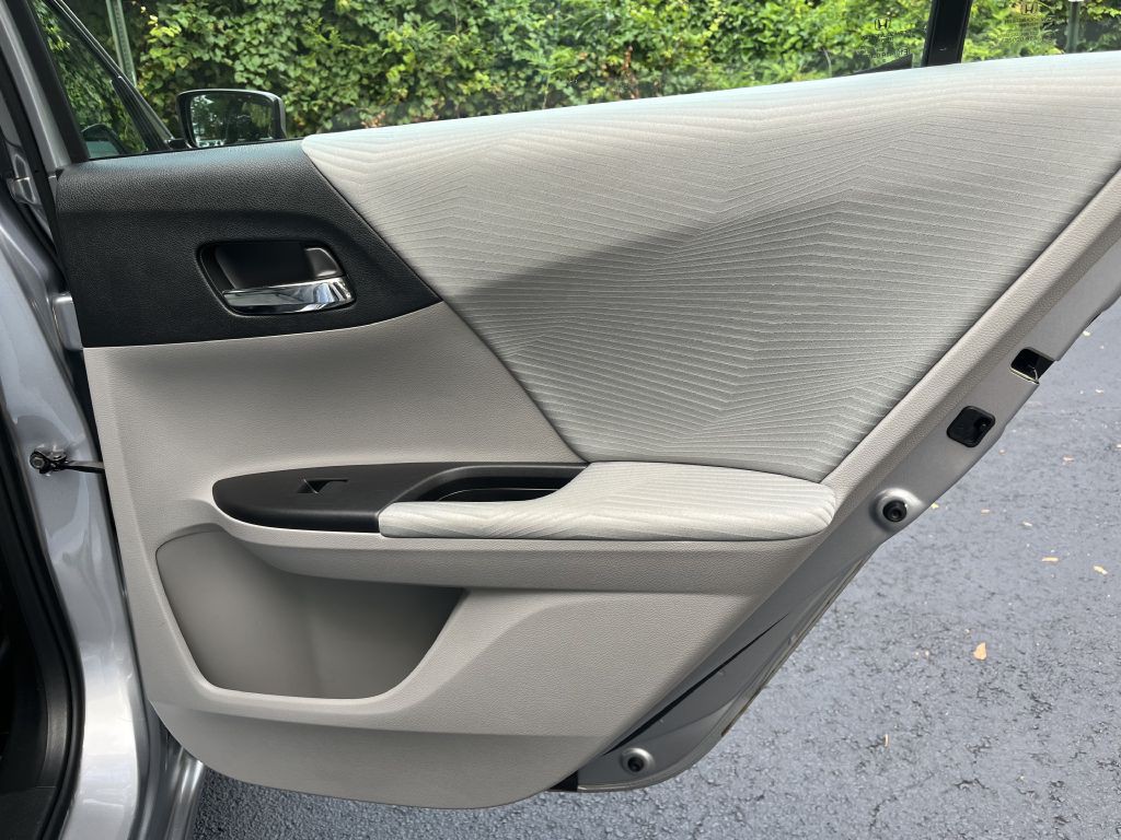 2016 Honda Accord Image 16