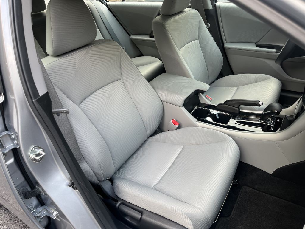 2016 Honda Accord Image 18