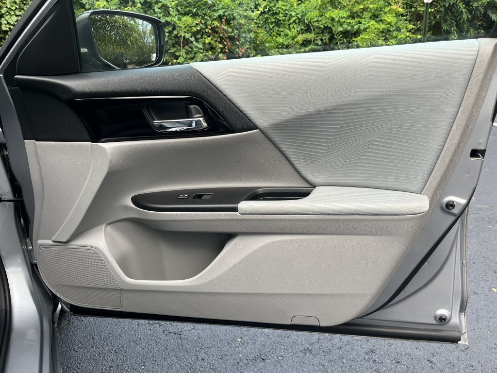 2016 Honda Accord Image 19