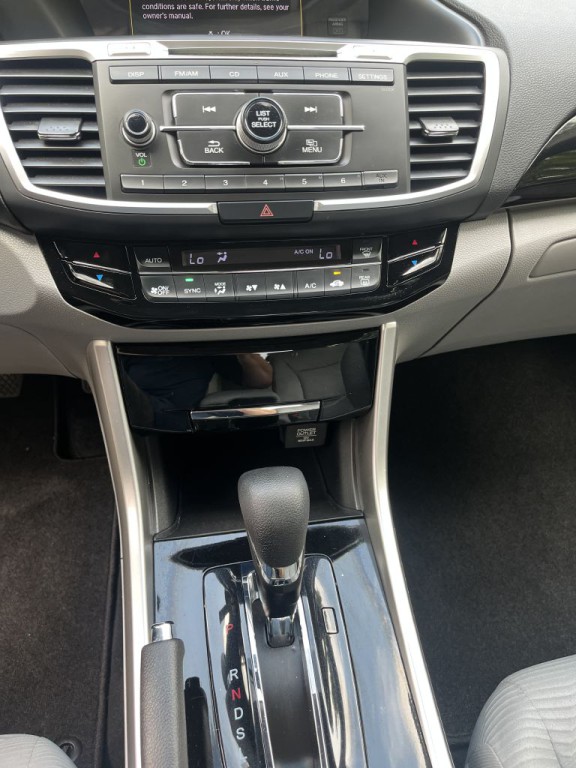 2016 Honda Accord Image 20