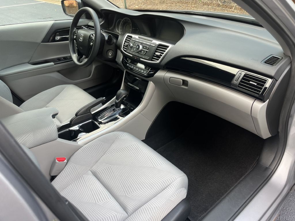 2016 Honda Accord Image 17