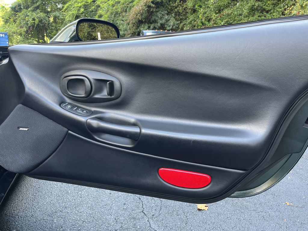 2001 Chevrolet Corvette Image 16