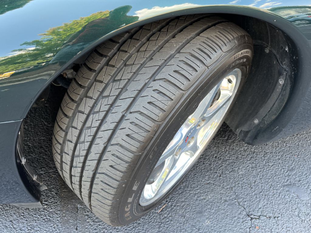 2001 Chevrolet Corvette Image 19