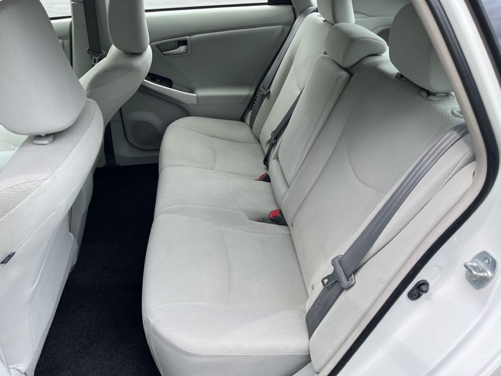 2015 Toyota Prius Image 11