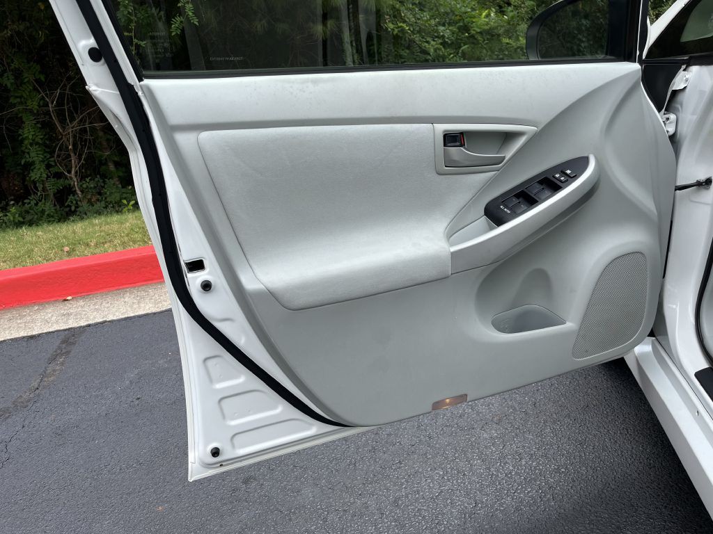 2015 Toyota Prius Image 12