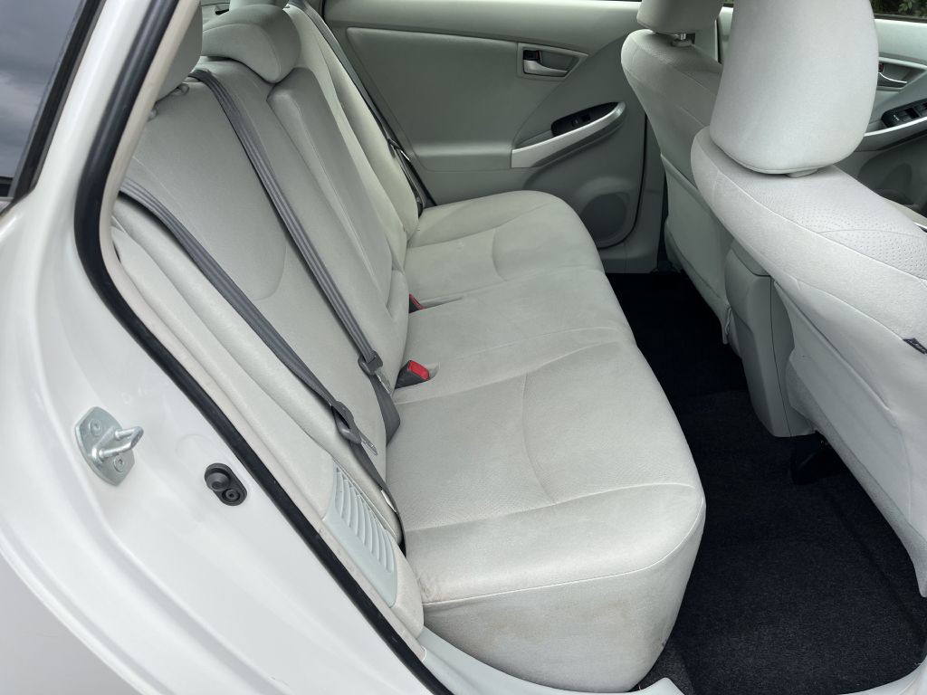 2015 Toyota Prius Image 14