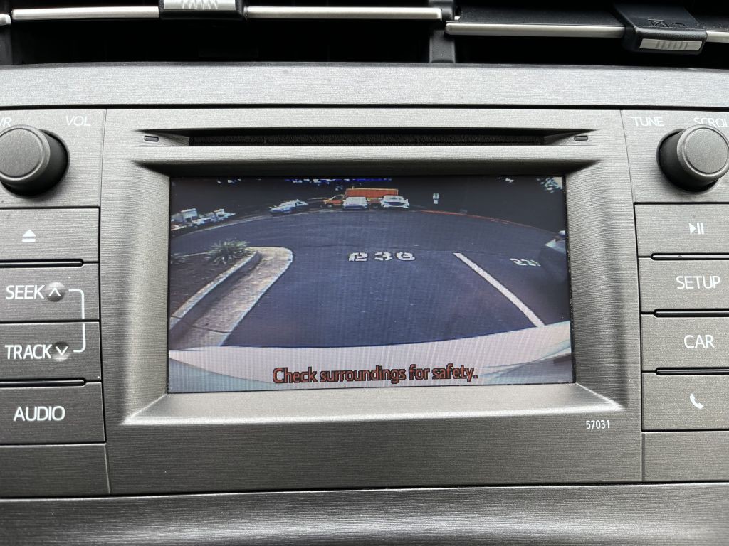 2015 Toyota Prius Image 18