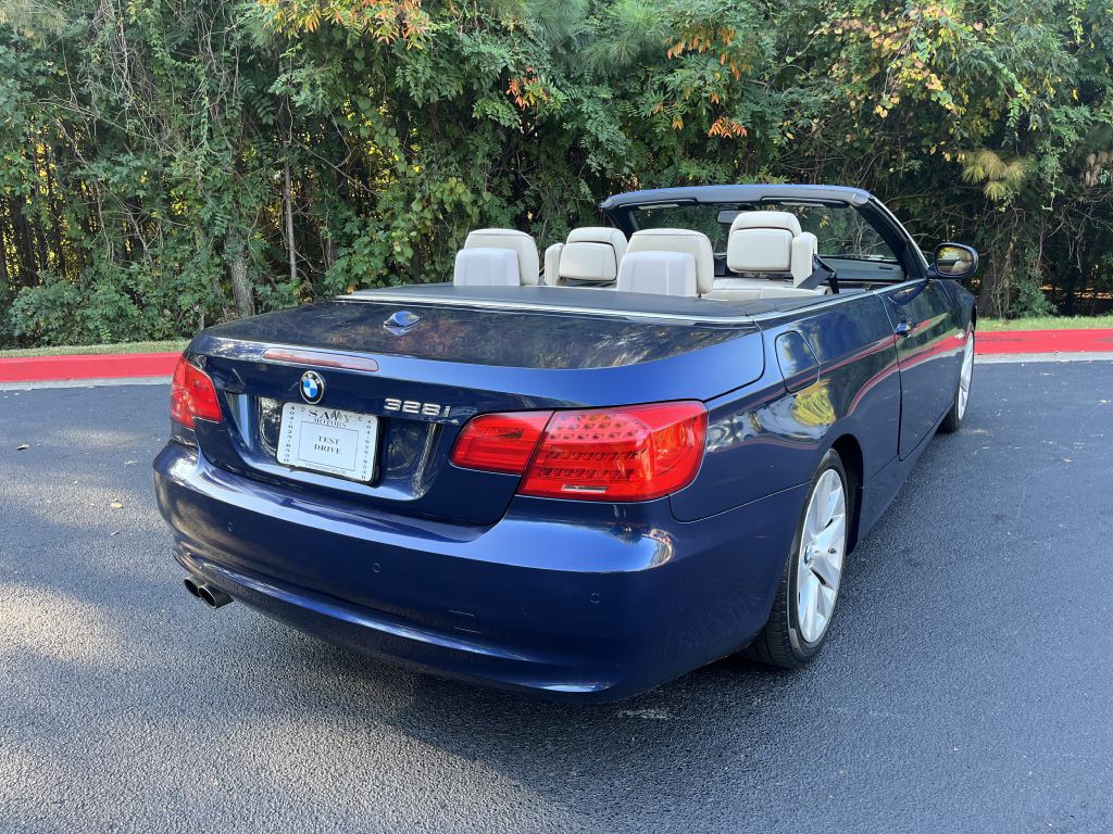 2013 BMW 3 Series Image 7