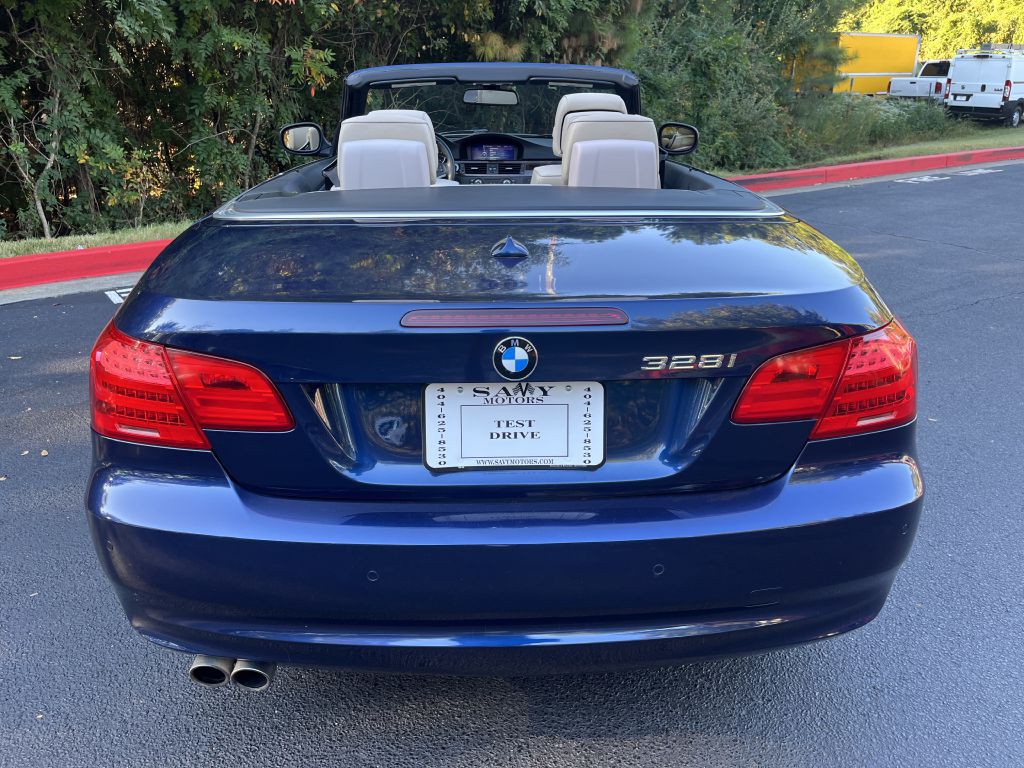 2013 BMW 3 Series Image 8