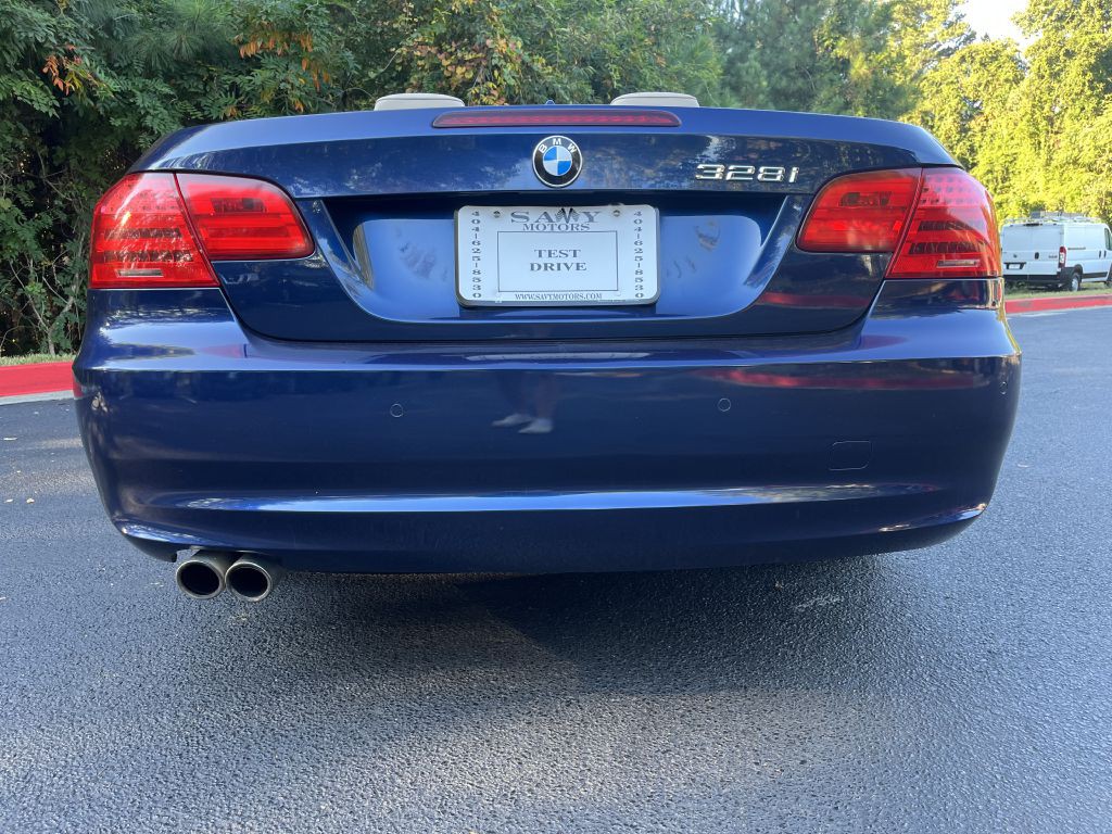 2013 BMW 3 Series Image 9