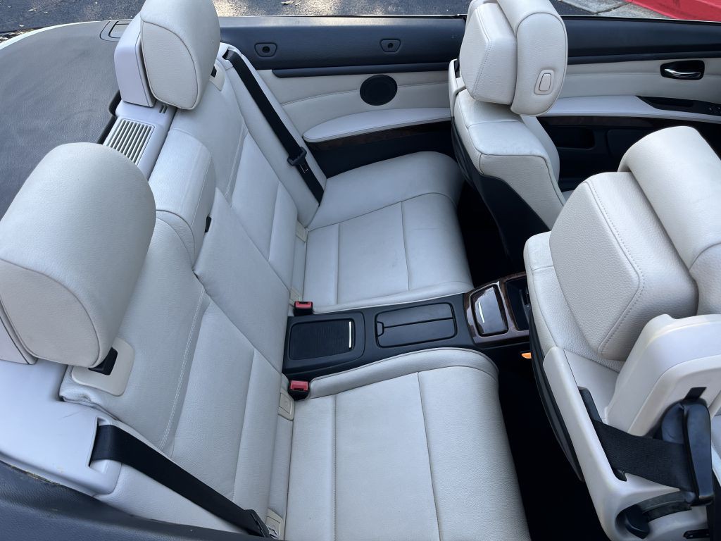 2013 BMW 3 Series Image 14