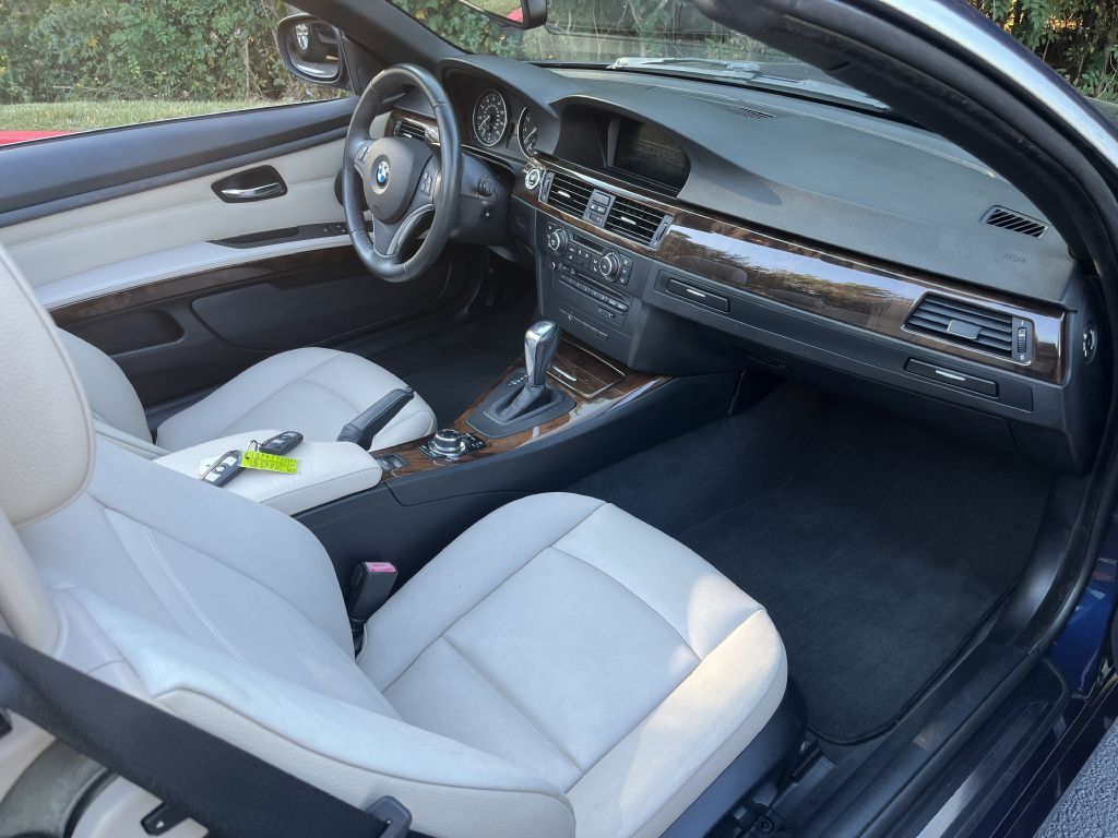 2013 BMW 3 Series Image 15
