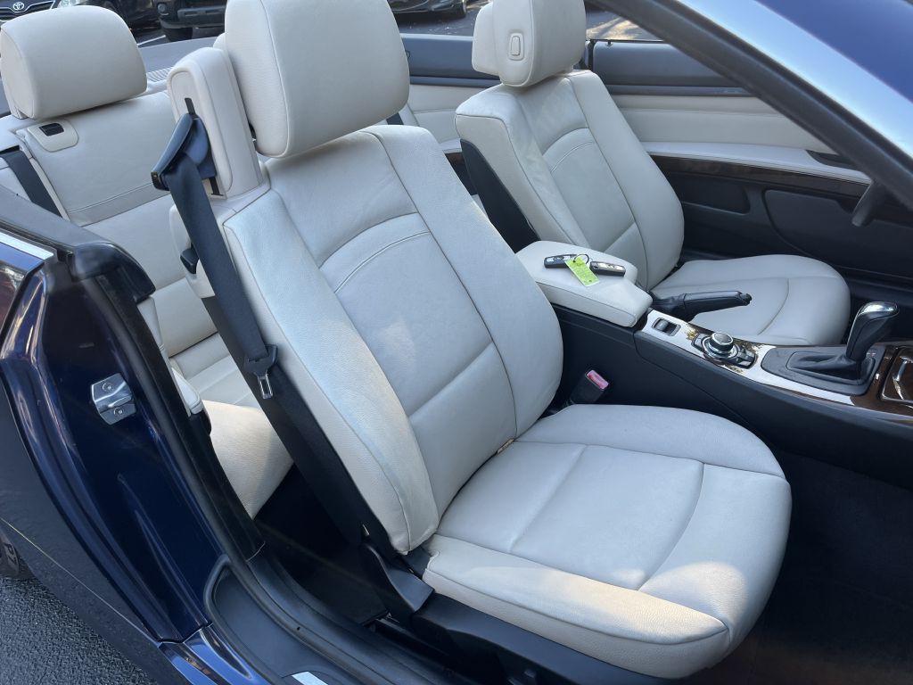 2013 BMW 3 Series Image 16