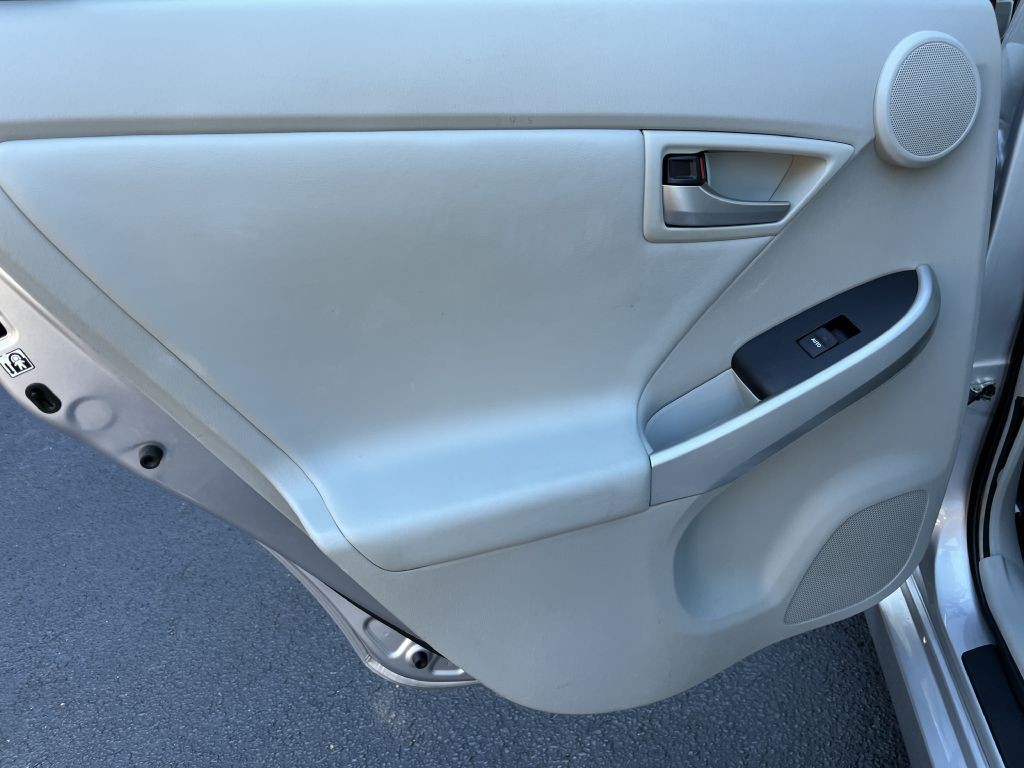 2013 Toyota Prius Image 13