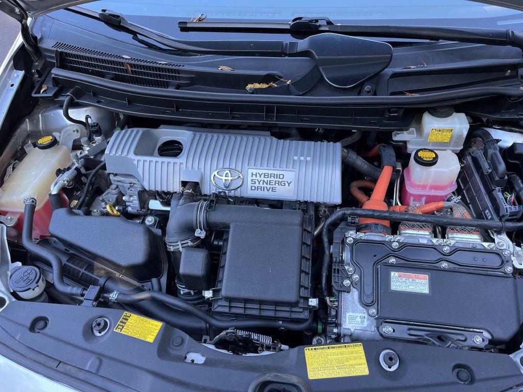 2013 Toyota Prius Image 24
