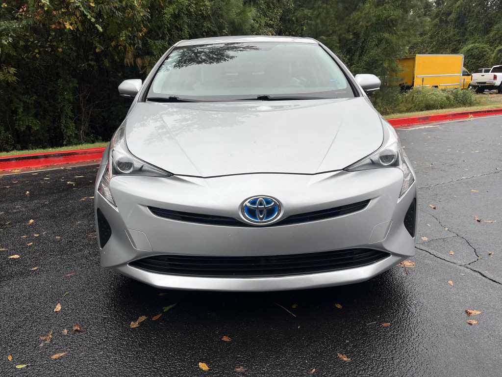 2016 Toyota Prius Image 2