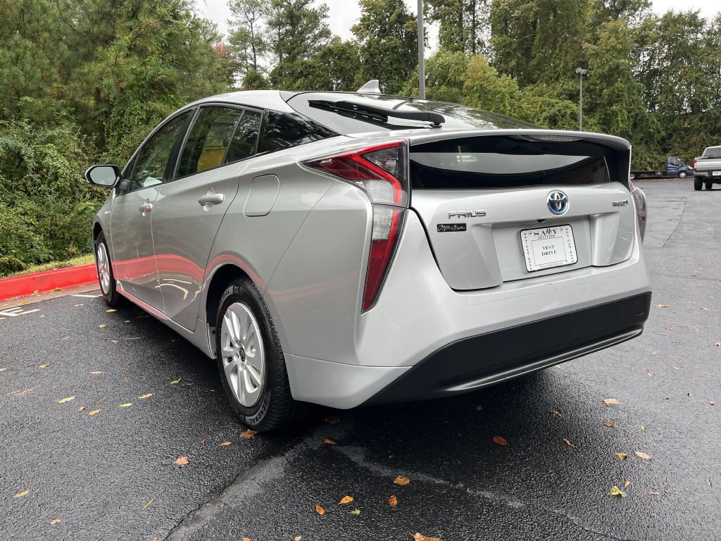 2016 Toyota Prius Image 11