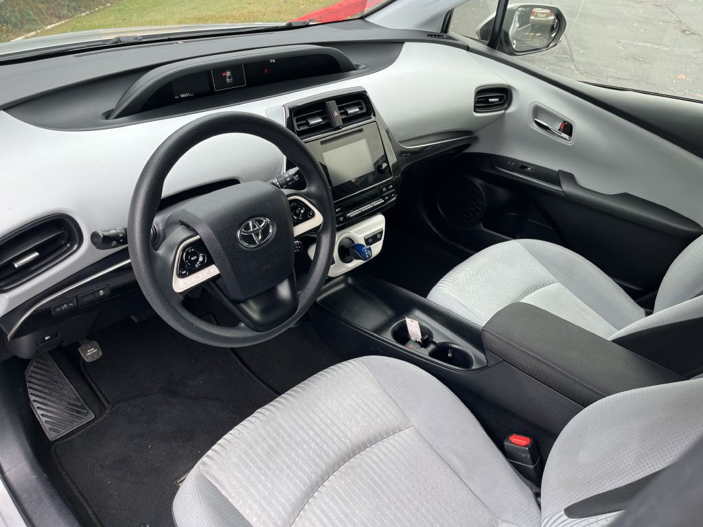 2016 Toyota Prius Image 13