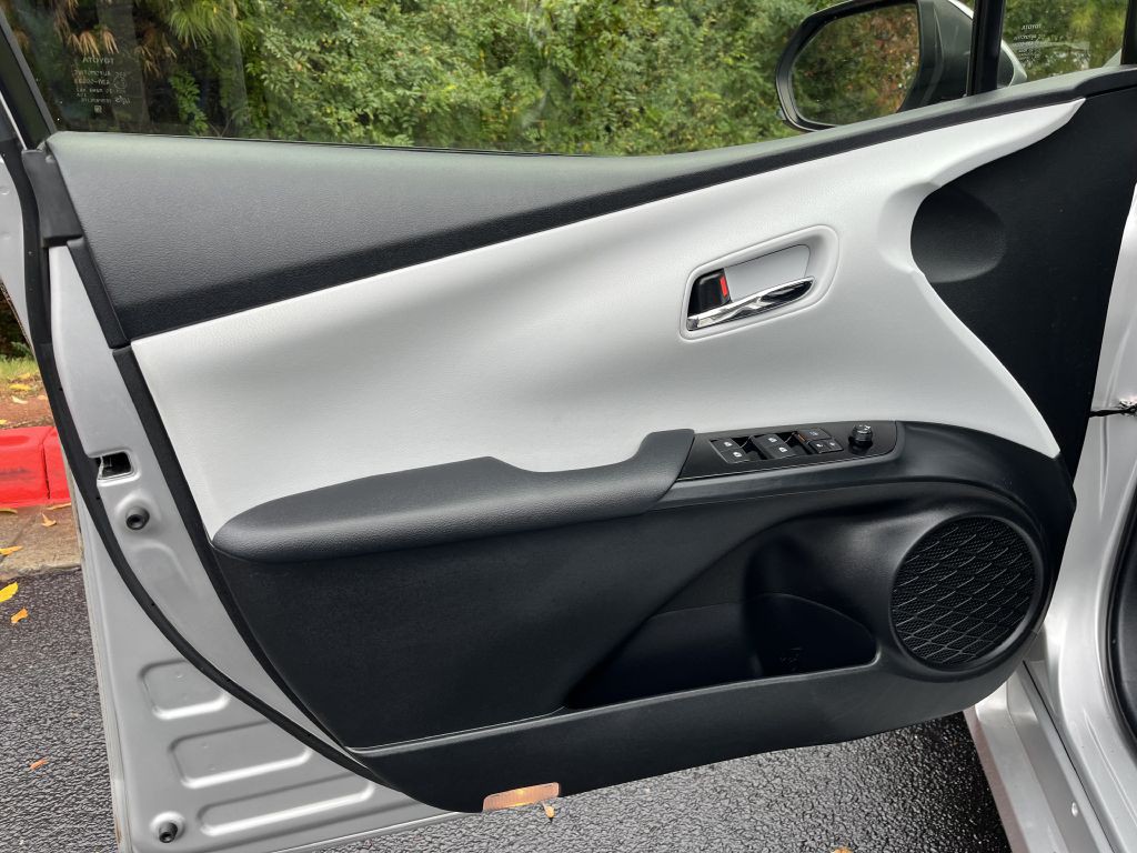 2016 Toyota Prius Image 15